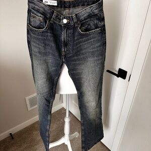 Zara Black Straight Jeans with Modern Fit